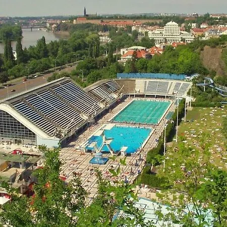 ホームステイ Flat 18 Minutes From Vaclavske Namesti プラハ