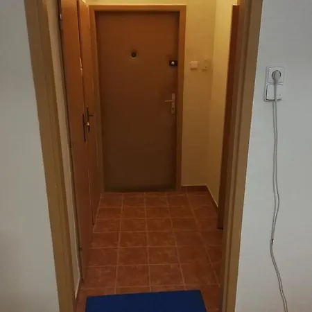 Flat 18 Minutes From Vaclavske Namesti Privatunterkunft Prag