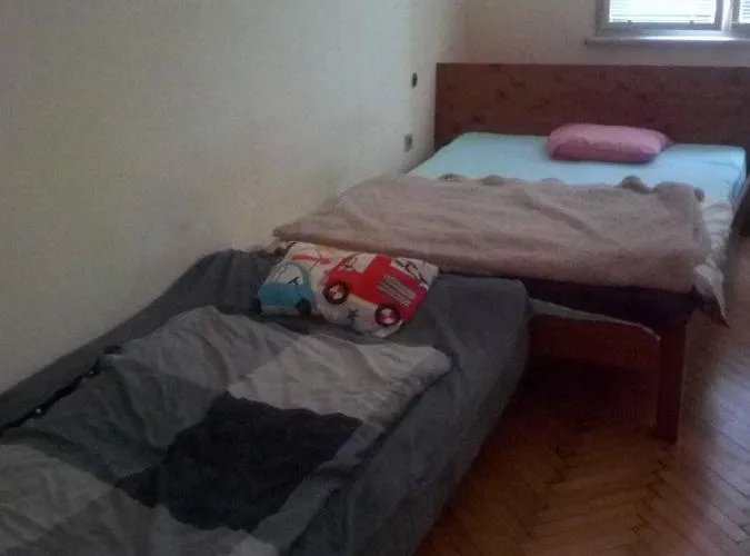Flat 18 Minutes From Vaclavske Namesti براغ