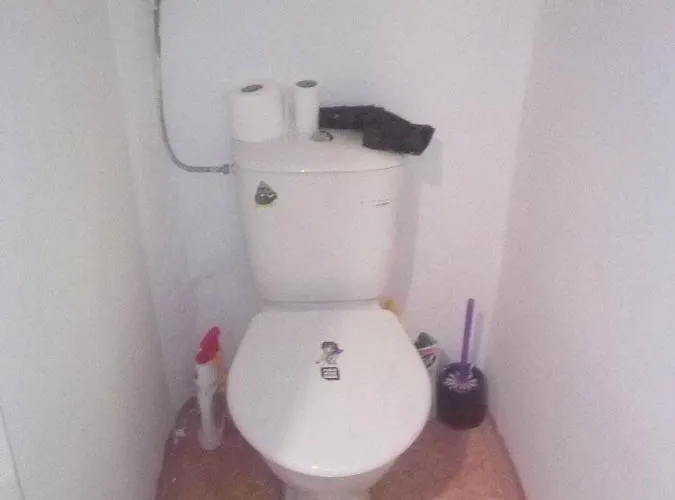 Flat 18 Minutes From Vaclavske Namesti منزل للإقامة *