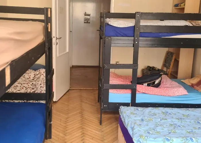 Flat 18 Minutes From Vaclavske Namesti منزل للإقامة *