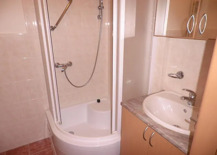Flat 18 Minutes From Vaclavske Namesti براغ