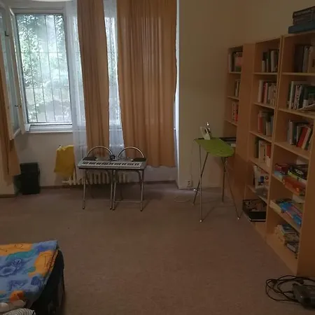 Flat 18 Minutes From Vaclavske Namesti * Praga